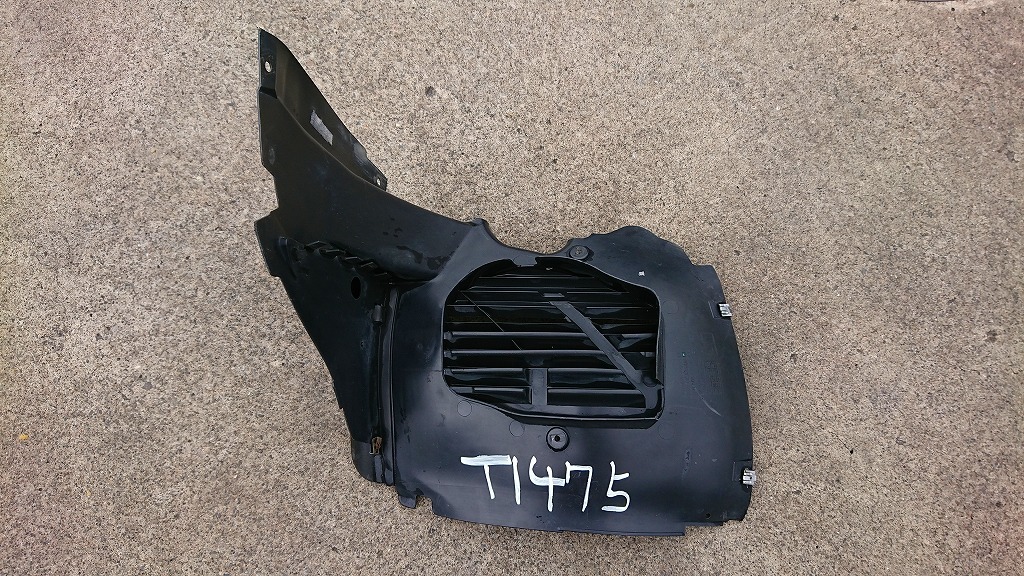 ポルシェ 純正 PORSCHE 911 997 FRONT LEFT WHEEL HOUSING ホイールアーチ/ハウジング  品番：99750412302 T1475の画像1