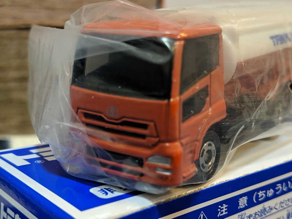 【非売品】トミカ　日産ディーゼル　クオン　タンクローリー　新品_画像2