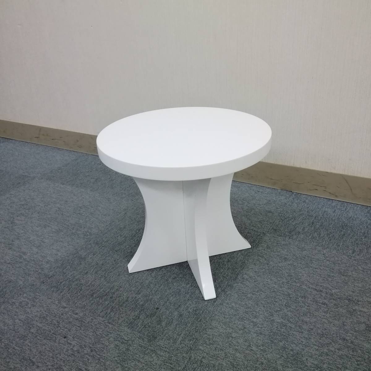 サイドテーブル Fis バッカラウンド 幅42cm 高さ38cm Fujiei ローテーブル ナイトテーブル おしゃれ 白 ホワイト 日本代购 买对网 サイドテーブル Fis バッカラウンド 幅42cm 高さ38cm Fujiei ローテーブル ナイトテーブル おしゃれ 白 ホワイト 日本代购 买对网