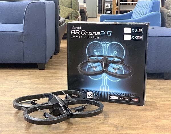 Parrot/パロット AR.Drone2.0/ARドローン2.0 ラジコン PowerEdition/パワーエディション HDカメラ搭載 スマホでコントロール_画像1