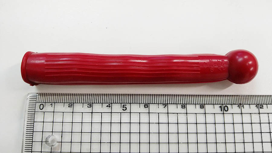 レア! ベスパ Metalplast製 シャープレバー用 赤い レバーキャップ 60年代デッドストック新品未使用 VESPA メタルプラスト _サイズです。