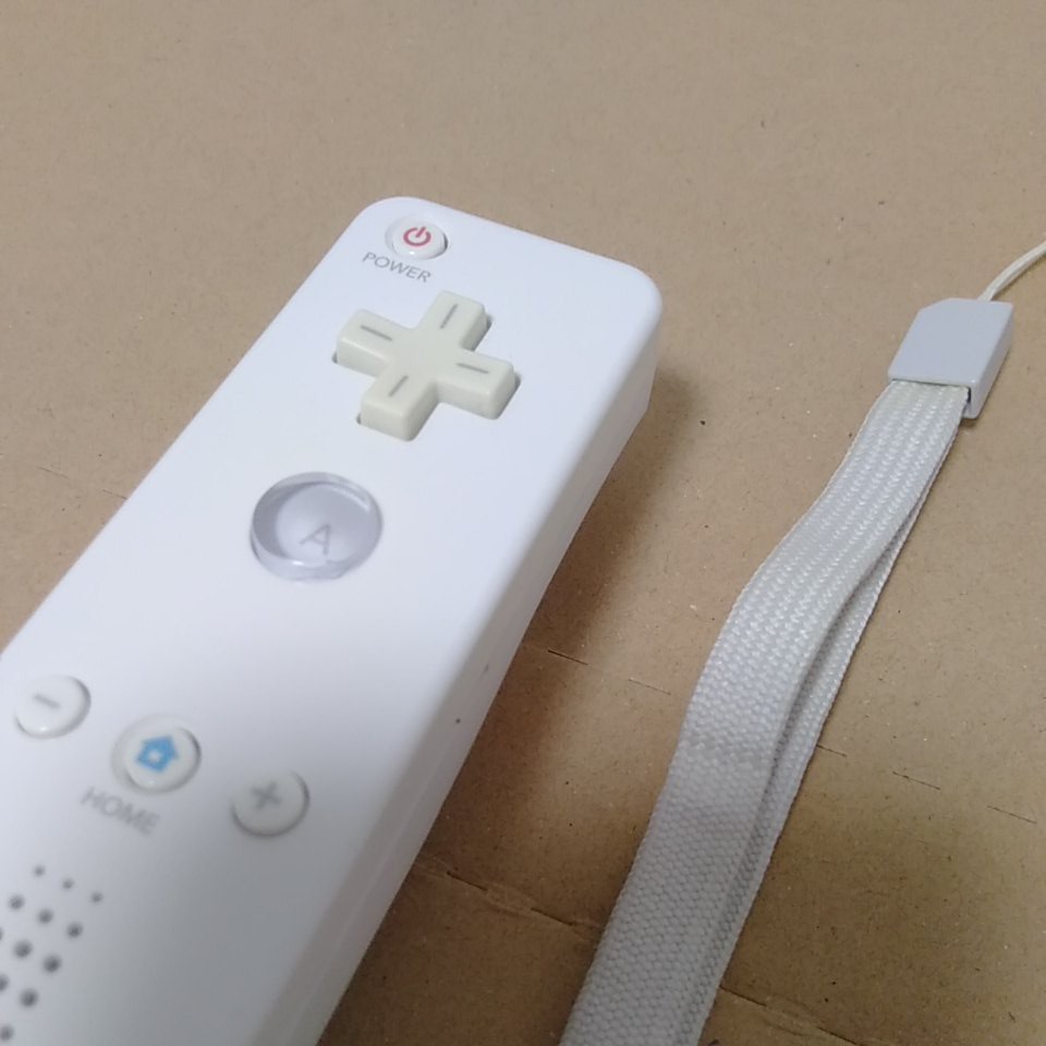 Wii リモコン 白 ストラップ付