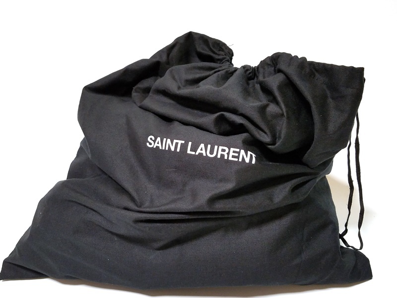 26.5万本物新品サンローラン SAINT LAURENT ラムスキンレザー バイカー ジム バッグ BIKER GYM BAG 黒 スーツ ジャケットスタイルに_画像10