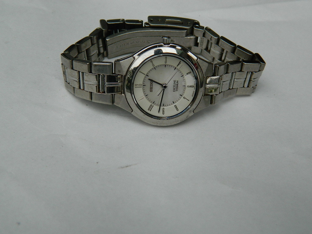 中古　＊　SEIKO　　EXCELINE　　：　（４J41-0140)　　　E-2　　ジャンク扱い_画像1