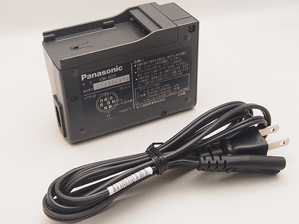 Panasonic 純正 VW-AD3 バッテリー充電器 パナソニック 管11994_画像1