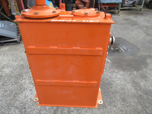 HITACHI 日立 ZX135US-3 90807 作動油タンク オイルタンク 建設 HITACHI 日立 ZX135US-3 90807 作動油タンク オイルタンク 建設