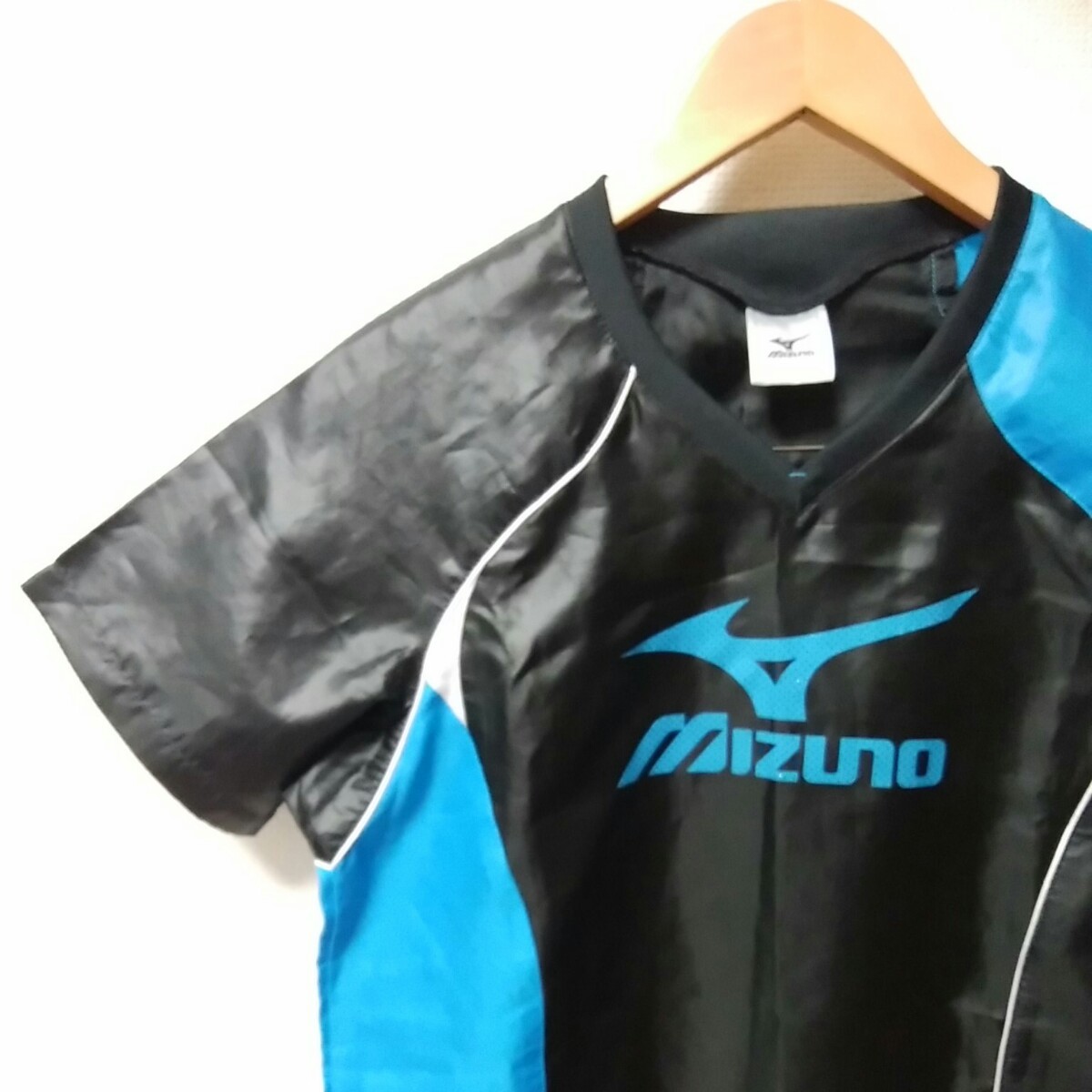 MIZUNO　ミズノ　美品　レディース　M　ウィンドブレーカー　スポーツ　ウェア