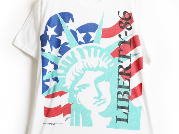 80's USA製 ビンテージ ■ 1986年 NEW YORK 自由の女神 ビッグ プリント 半袖 Tシャツ ( メンズ レディース XL ) 古着 白T プリントT 白_画像2