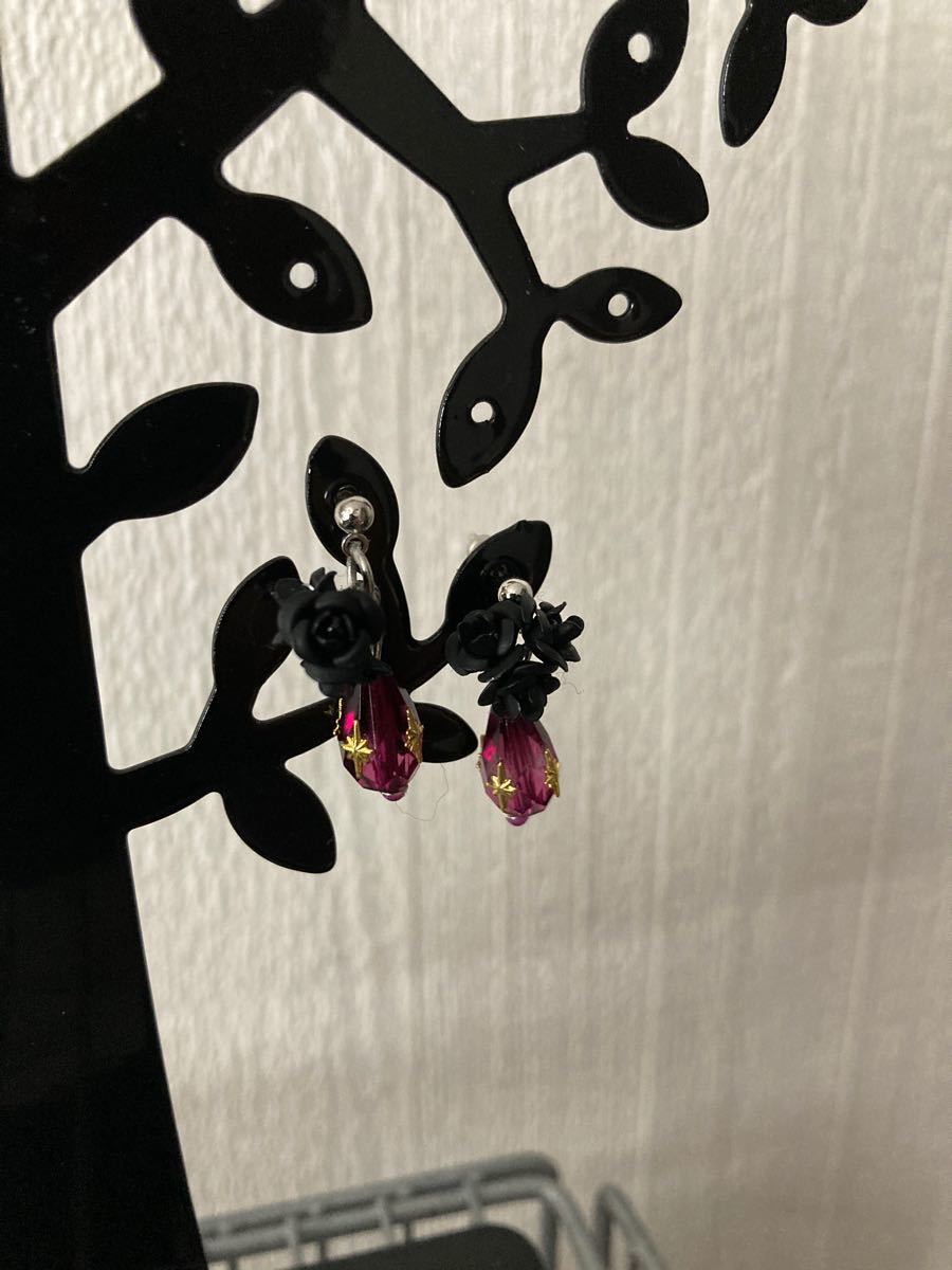 Paypayフリマ 黒薔薇のピアス ハンドメイドピアス Paypayフリマ 黒薔薇のピアス ハンドメイドピアス