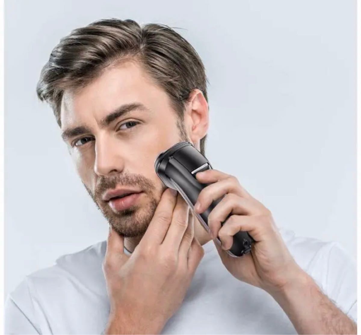 髭剃り 電気シェーバー メンズカミソリ 回転式 3枚刃 IPX7防水 急速充電