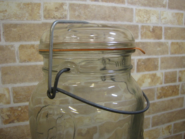 BALL JAR ガラスジャー 1ガロン 3.8L お米入れ 果実酒 発酵飲料 キッチン雑貨 アメリカンカントリー_ワイヤーを下げて閉めます