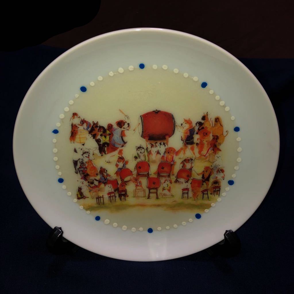 激レア希少品　ヤマモトヨーコ 犬の和太鼓演奏　ドッグアート　陶器製　飾り皿_画像2