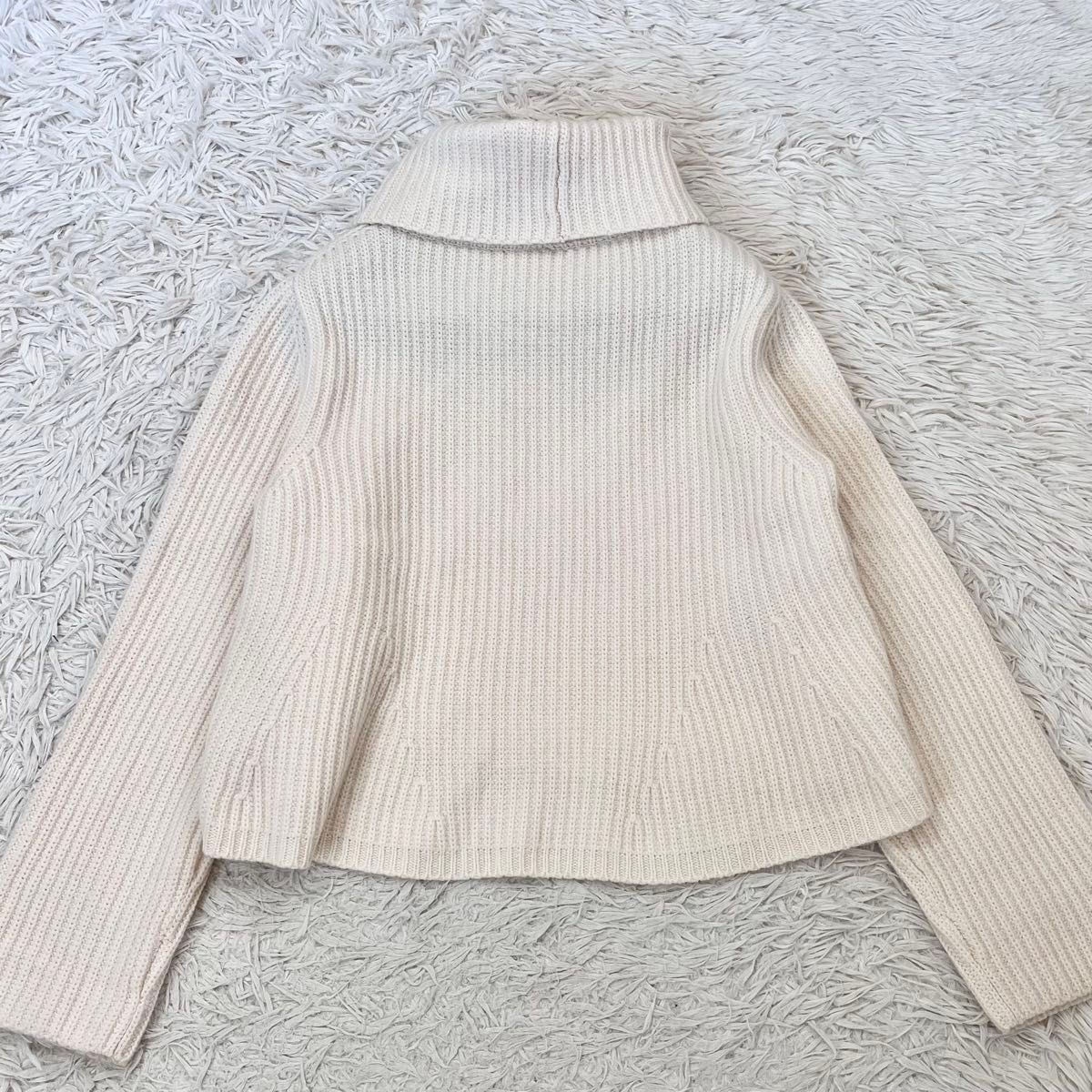 FOXEY フォクシー　白襟ニットCollette 40サイズ FOXEY フォクシー 白襟ニットCollette 40サイズ FOXEY