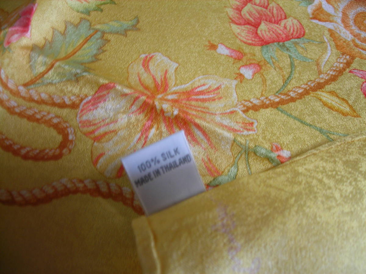 R2 09*JIM THOMPSON * Jim Thompson silk SILK100% * scarf chief * size 40×40.* floral print unused 