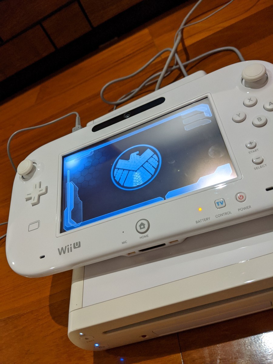 WiiU本体シロ　ゲームパッドセット32ギガ