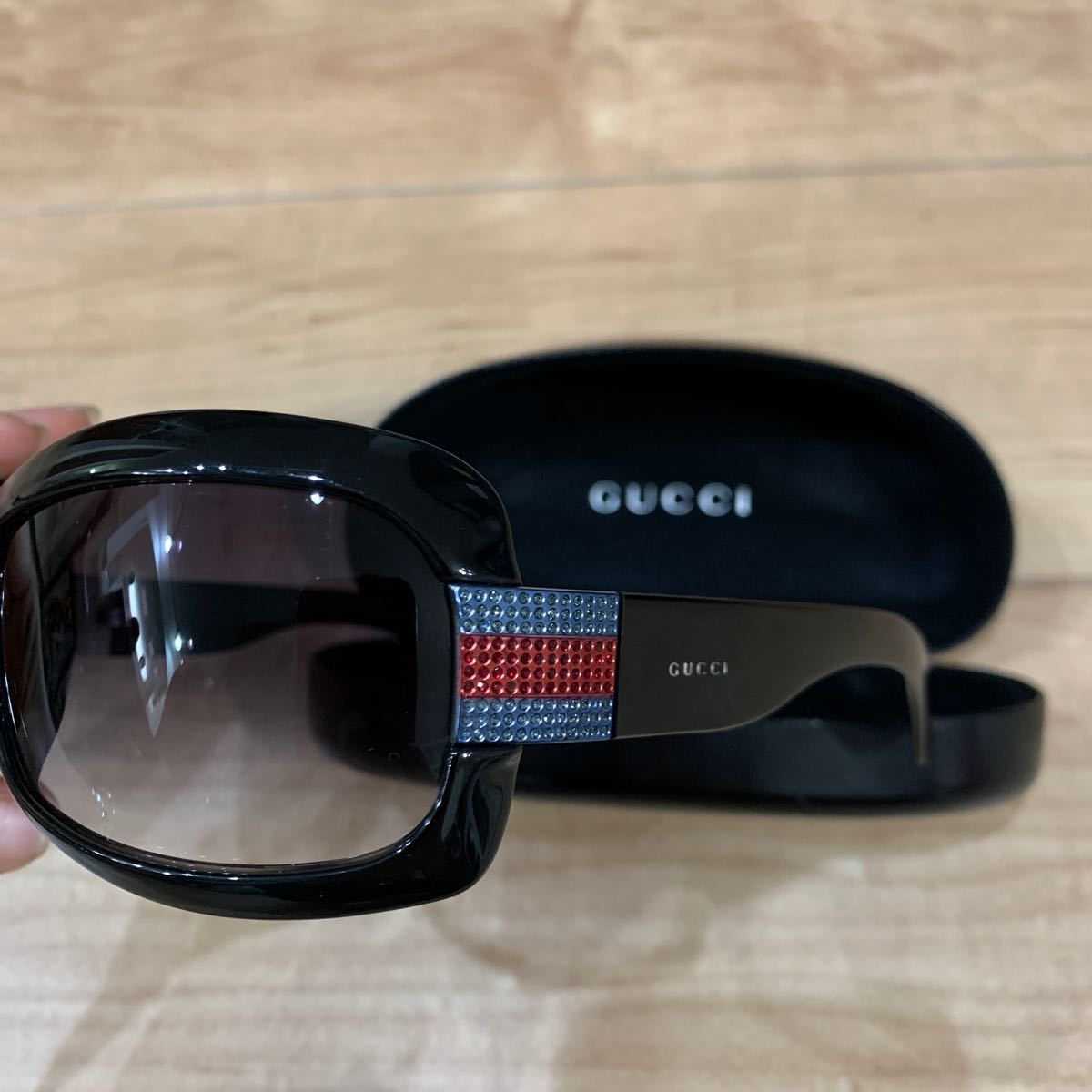 宅配便配送 GUCCI - サングラス - reachahand.org
