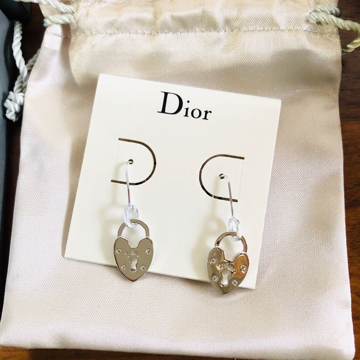 新品 Dior クリスチャンディオール ハート鍵穴ピアス