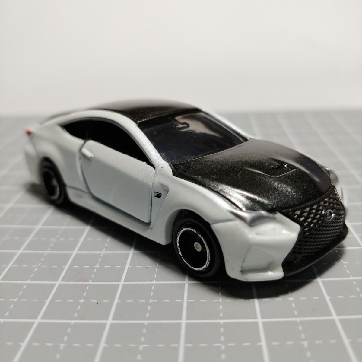 0887n トミカ No13(2014) レクサス RC F 白/黒