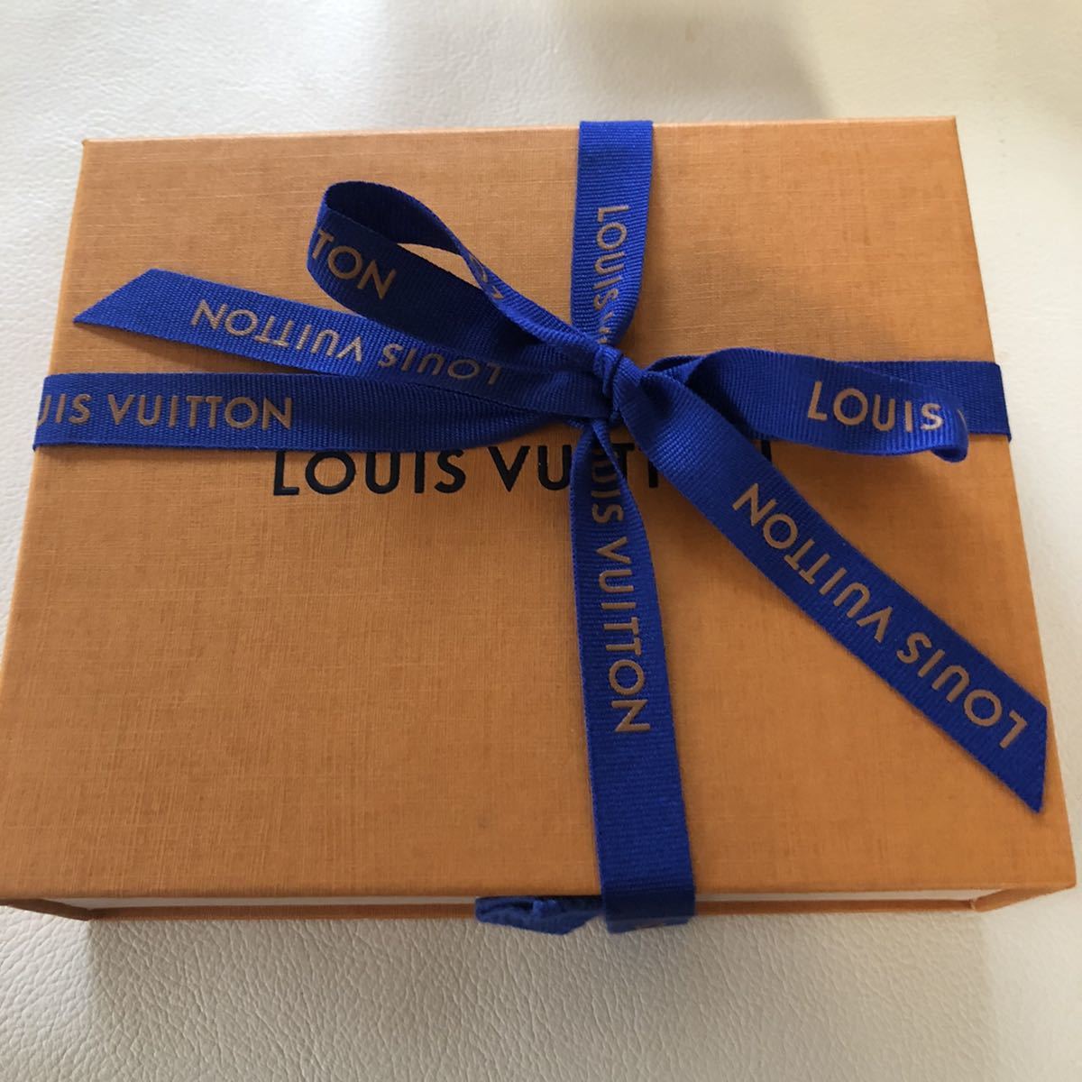 【新製品】LOUIS VUITTON（ルイ・ヴィトン） モノグラム　ポルトフォイユ・ヴィクトリーヌ ヴィヴィエンヌ 3つ折コンパクト　ミニ財布_画像10