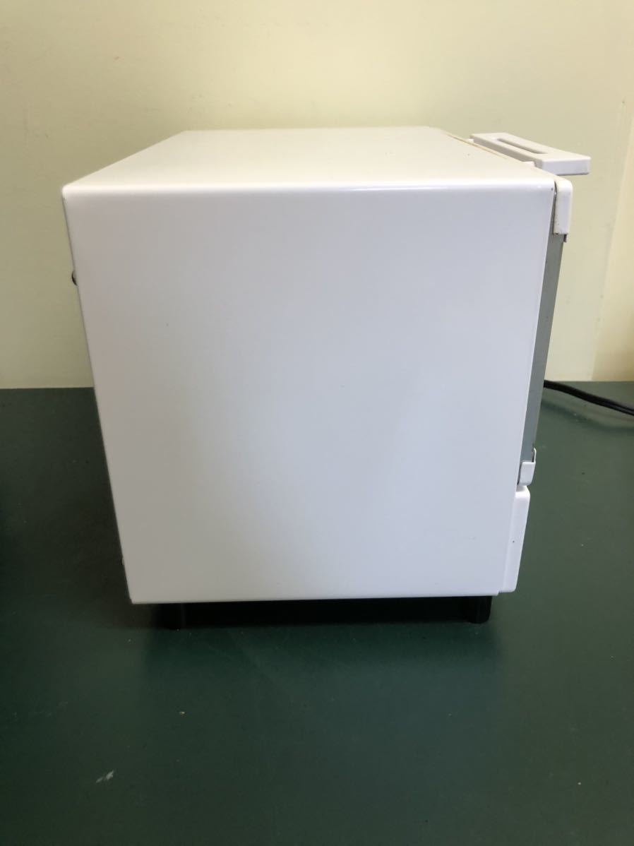 ニトリ　オーブントースター　NT07_WH 2019年式　ホワイト　高さ22cm 奥行き19.2cm 横幅30.8cm トースター_画像4