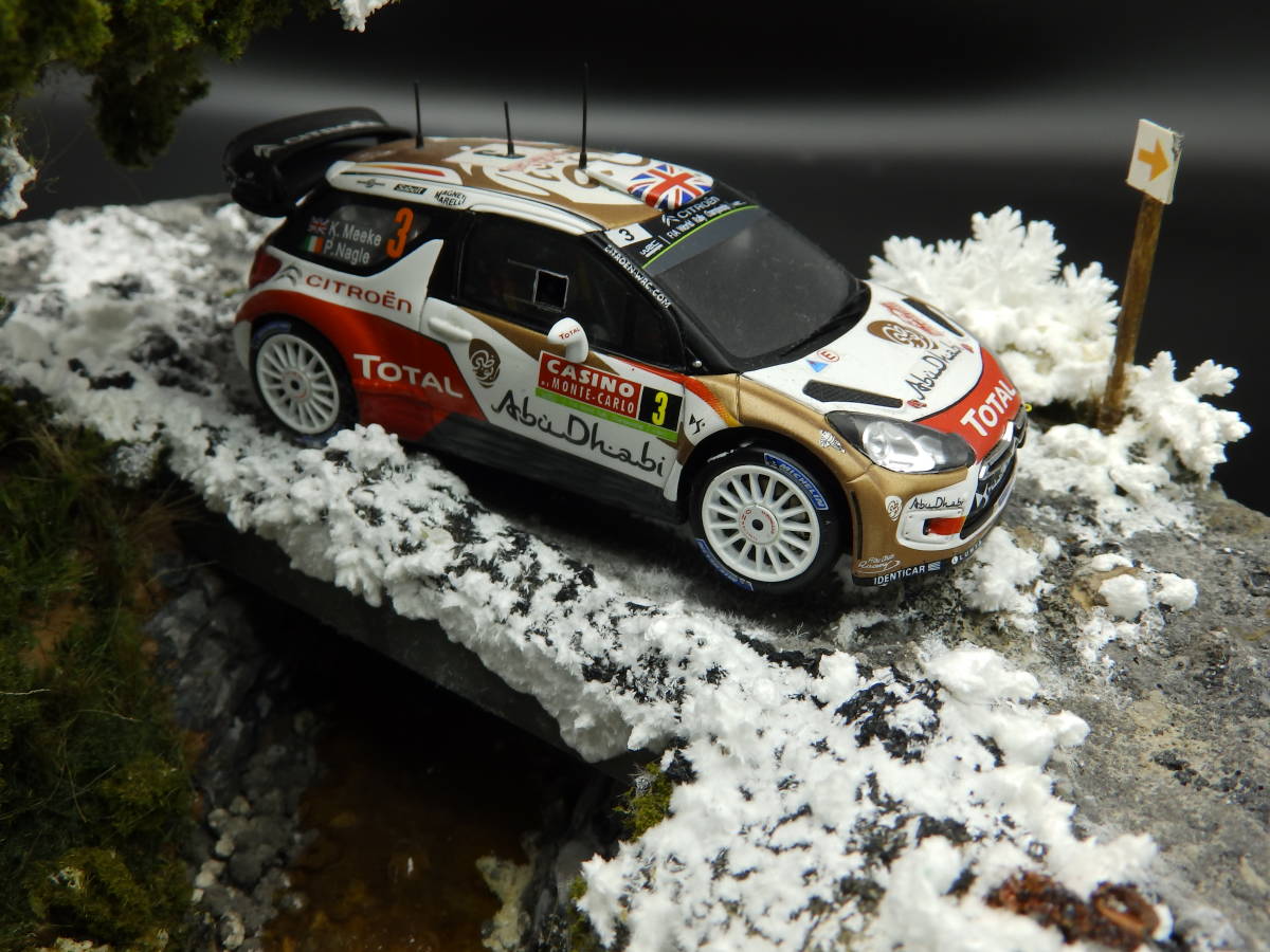 シトロエン DS3 WRC 2014 モンテカルロ・ラリー 　スパーク 1/43　コースを再現したジオラマ付き_画像6