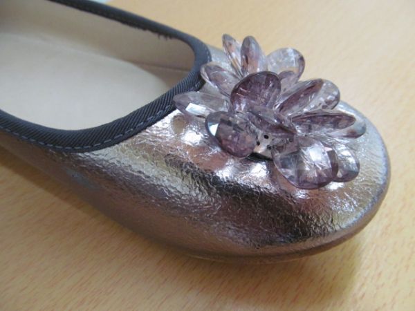 (37392)ZARA Girls Zara девушки плоская обувь цветок bronze серия 35 USED