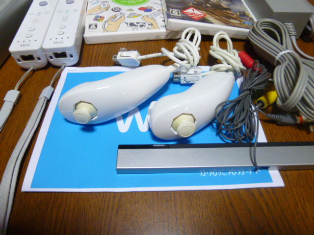WS071【送料無料】Wii 2人ですぐに遊べるセット はじめてのWii モンスタハンター３（動作良好 クリーニング 初期化済)はじめてセット　