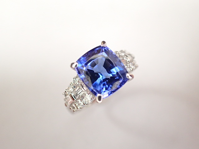 美品 Pt900 タンザナイト3.38ct ダイヤ デザイン リング 指輪_画像3