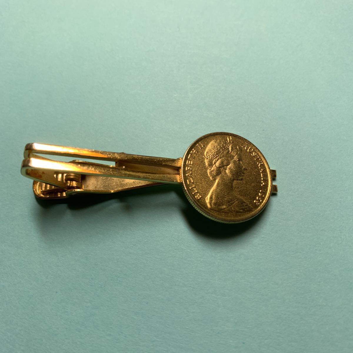 タイピン エリザベス2世　オーストラリア　1968 硬貨　メダル コイン_画像1