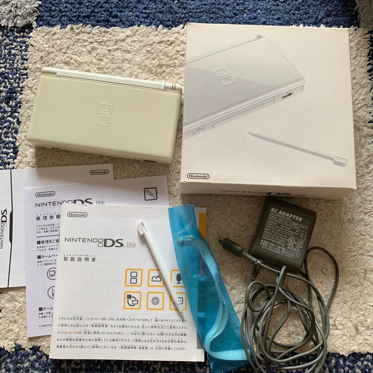 ニンテンドーDS Lite （クリスタルホワイト）