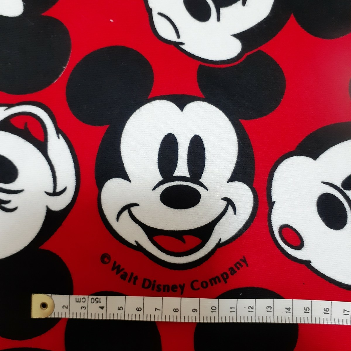 ●ハギレ　生地　ディズニー　ミッキーマウス  約112cm×約100cm　