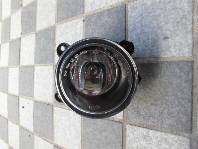  Discovery 3 LA40A LA44 Range Rover 3rd LM44 original fog lamp right used XBJ000080