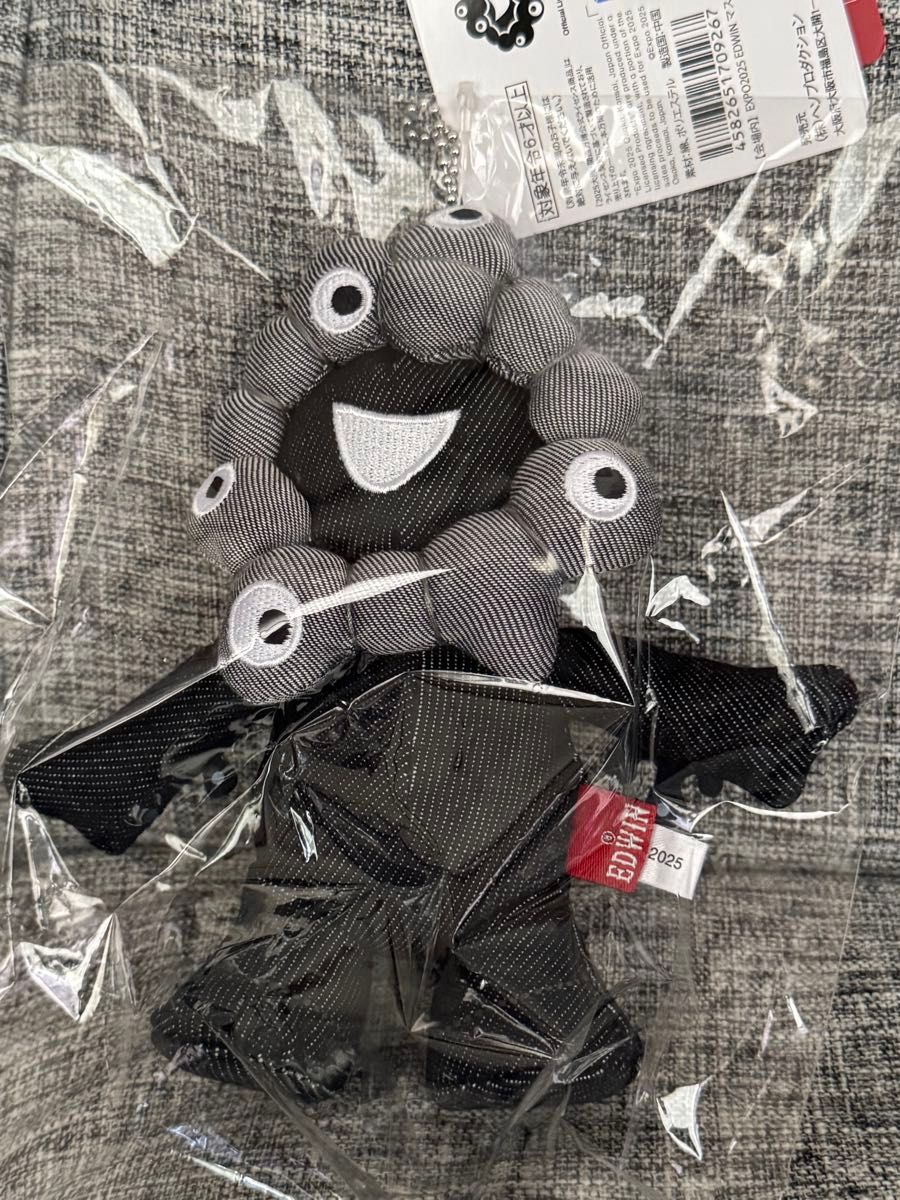 EXPO 2025 黒 ミャクミャク フェイス EDWIN キーホルダー ミャクミャク EDWIN デニム キーホルダー マスコット 黒