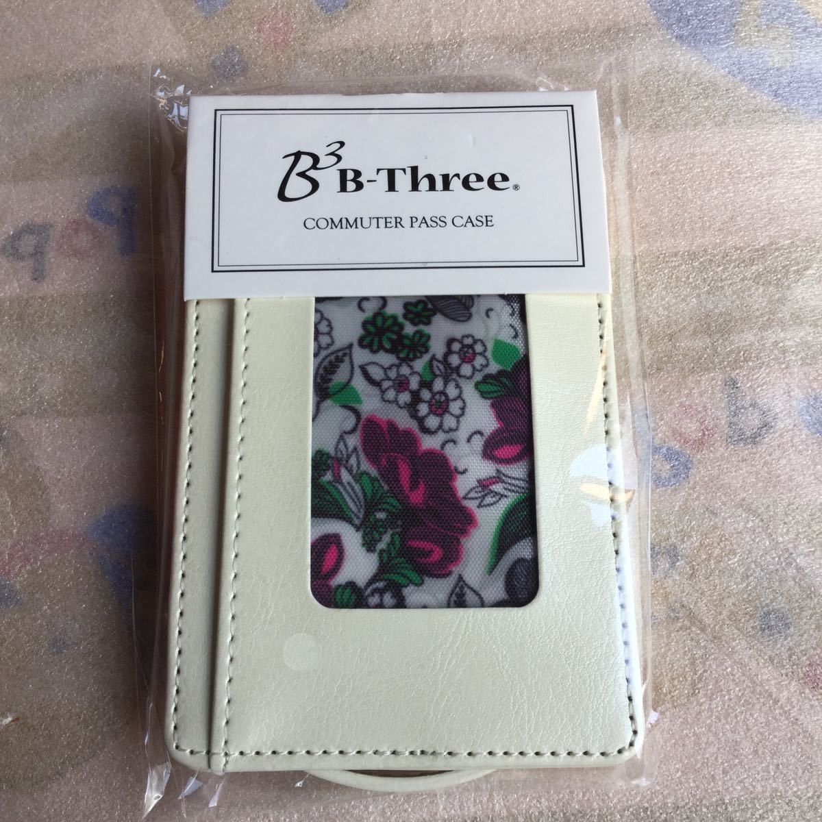 ビースリー  定期入れ　パスケース　b-three ノベルティ