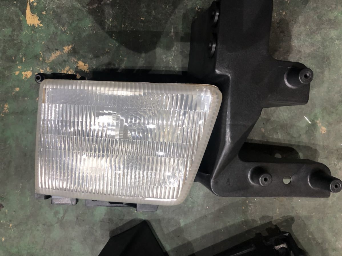  Dodge Ram van head light left right set used junk treatment control number :296