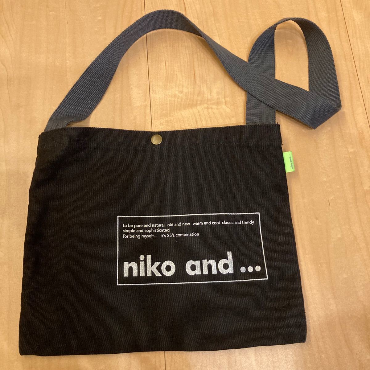 niko and… ユニセックス サコッシュ