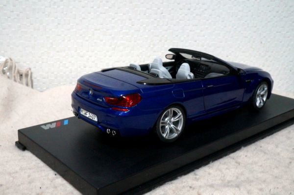 BMW M6 コンバーチブル 1/18 ミニカー 青 6シリーズ_画像2