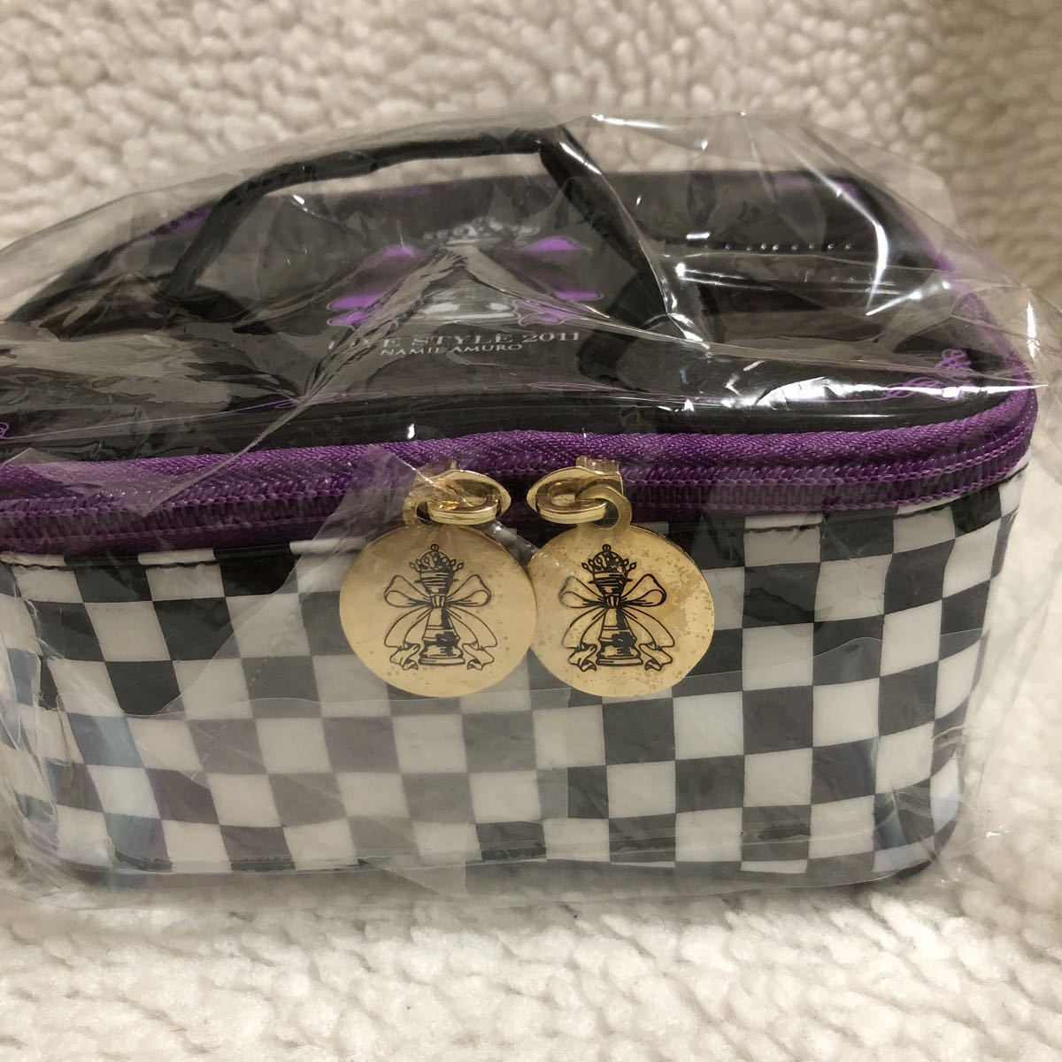 ヤフオク 新品 未開封 激レア 安室奈美恵 バニティ ポー ヤフオク 新品 未開封 激レア 安室奈美恵 バニティ ポー