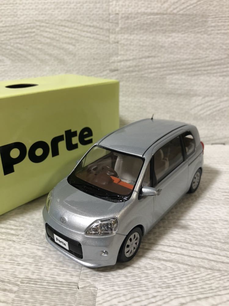 1/30 トヨタ ポルテ Porte 非売品 カラーサンプル ミニカー ライトブルーマイカメタリック_画像1