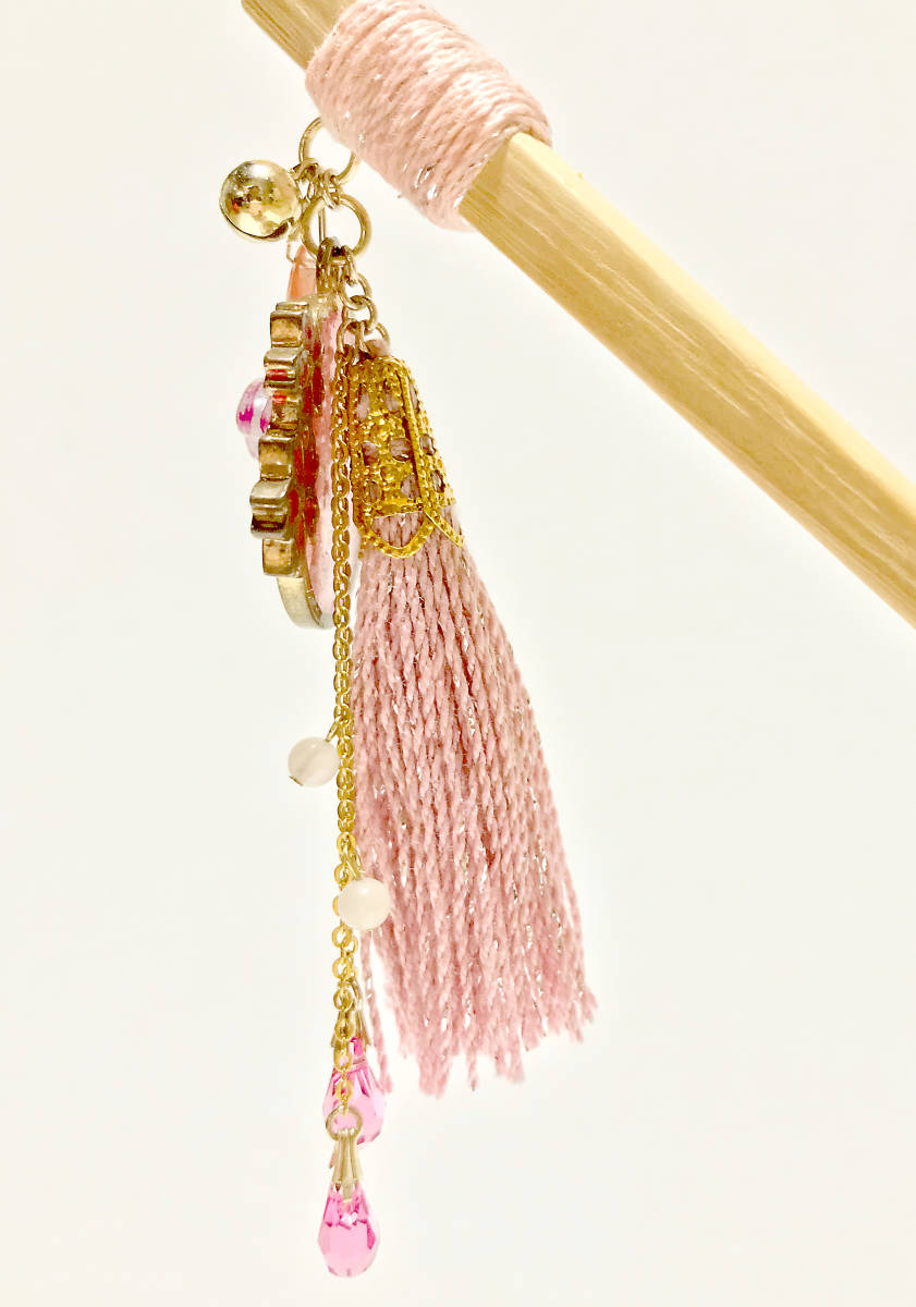  small bell . Chile n! acrylic fiber butterfly .. Swarovski . swaying branch shide . Sakura ornamental hairpin 
