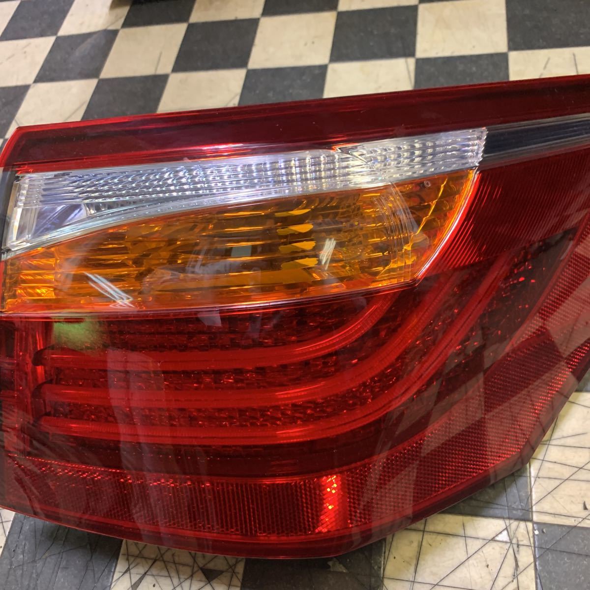 レクサス LEXUS LS600h UVF45 中期 純正 テールランプ テール レンズ