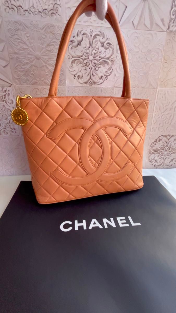 【最終SALE・希少美品！】シャネル　復刻トート　ラムスキン　ピンクベージュ 最終SALE・希少美品！】シャネル復刻トートラムスキンピンクベージュ
