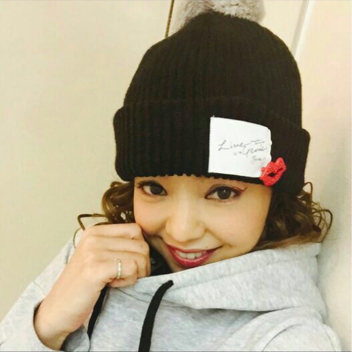 ニット帽 安室奈美恵 LIVE GENIC ジェニック ピンバッジ|Yahoo ニット帽 安室奈美恵 LIVE GENIC ジェニック ピンバッジ|Yahoo