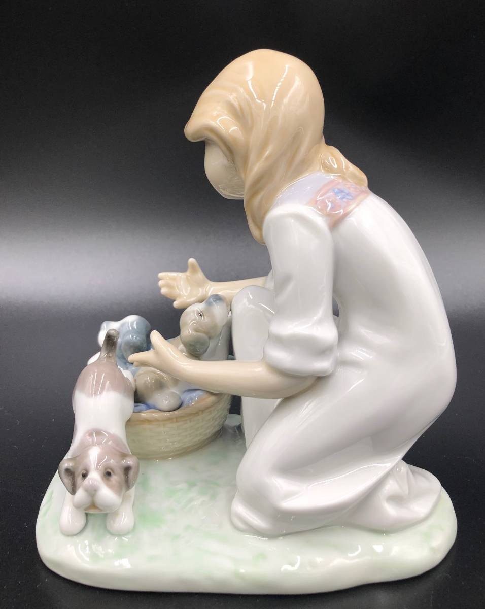 絶版 リヤドロ こっそりお外へ Lladro Joy In A Basket 5595 少女 犬