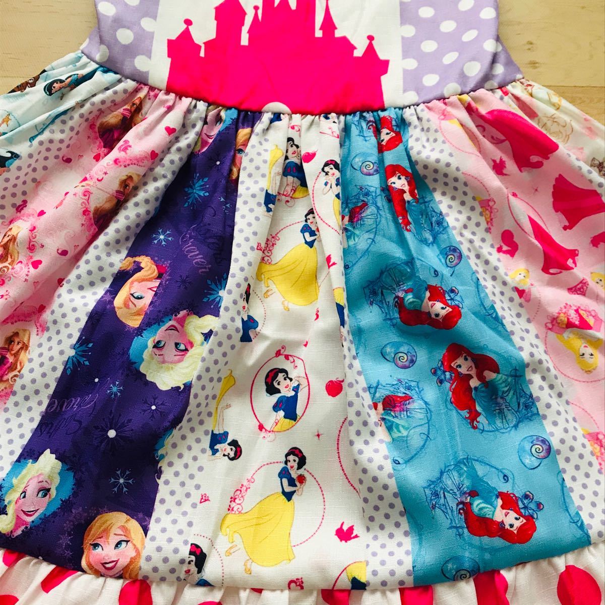 Paypayフリマ ディズニープリンセス エプロン風 パッチワーク ワンピース 100 Paypayフリマ ディズニープリンセス エプロン風 パッチワーク ワンピース 100