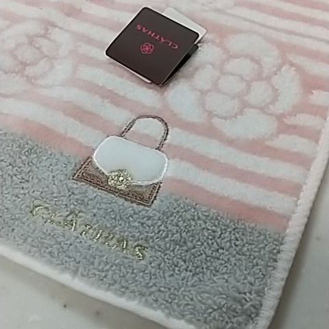 新品 クレイサス 優しいピンク バッグ刺繍のタオルハンカチ