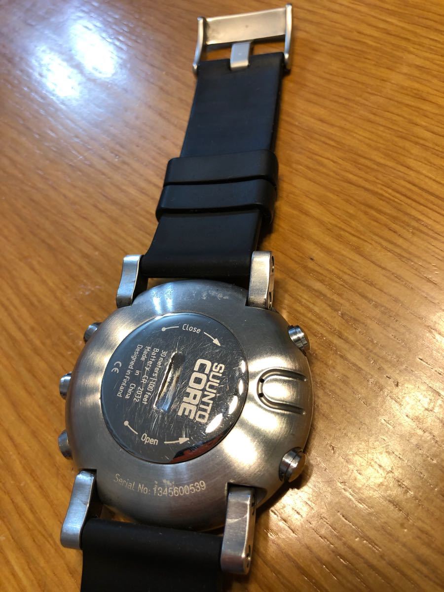 国内正規品 最終値下げ SUUNTO スント コア ブラッシュド 国内正規品 最終値下げ SUUNTO スント コア ブラッシュド