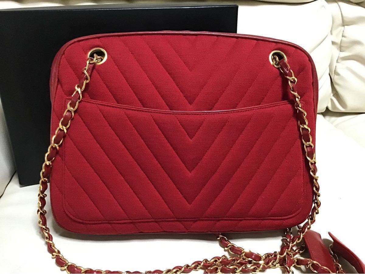 美品　CHANEL  ＊正規品 ショルダーバック　ｖステッチ　赤　ダブルチェーン　