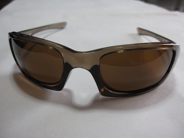 【完売】 OAKLEY FIVE 美中古 オークリー、ブラウン、本物、 セル、プラスチックフレーム 【完売】 OAKLEY FIVE 美中古 オークリー、ブラウン、本物、 セル、プラスチックフレーム