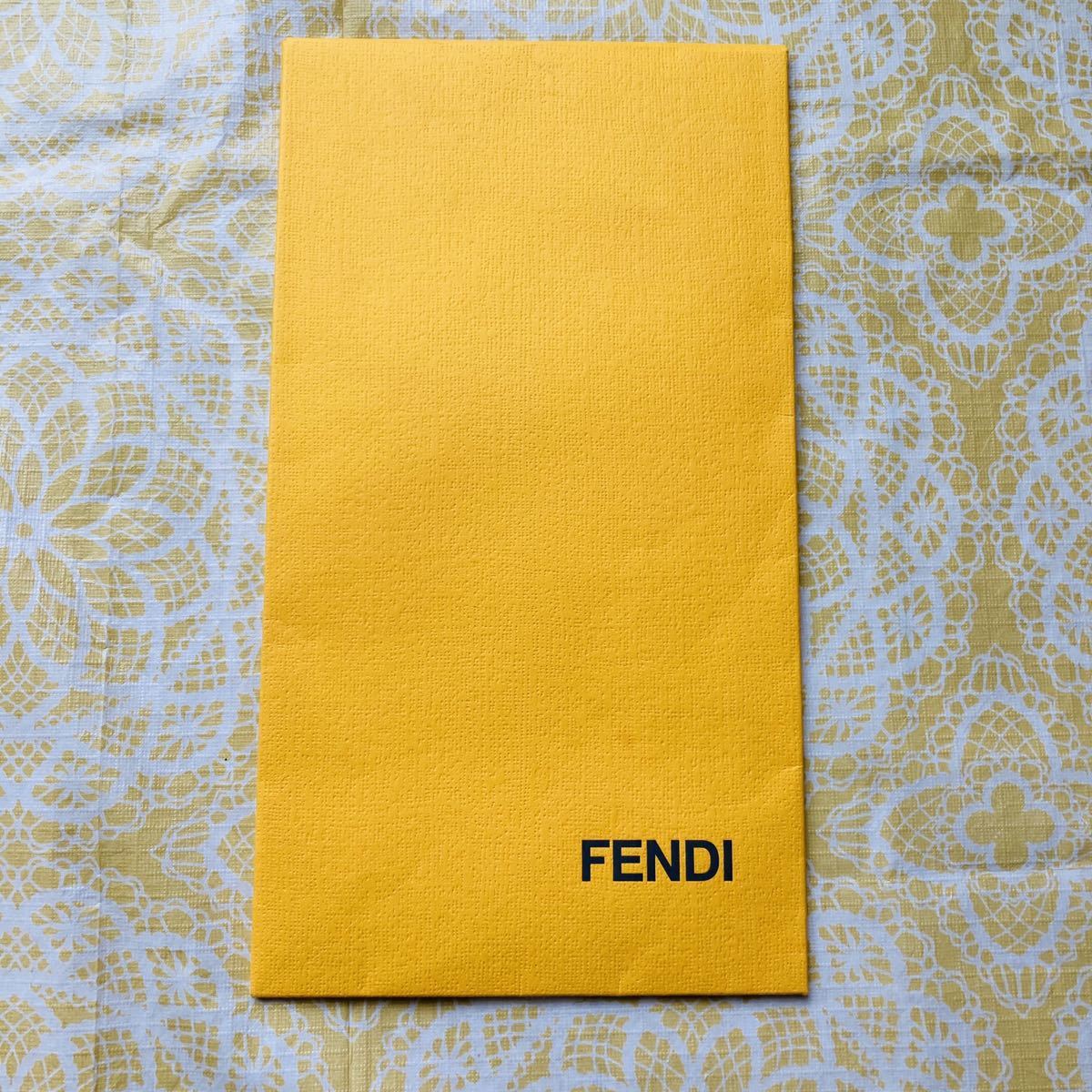 【レア】新品/FENDI/ハンカチ/正規品/フェンディ/未使用/即決あり/ズッカ柄/匿名発送/スカーフ/綿100%/大判ハンカチ/ピンク/ギフト袋付き_画像9